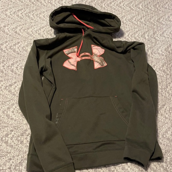 Under Armour Tops - Women Under Armour Sweatshirt